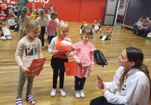 Laureatkami w obu stylach oraz nagroda specjalna w formie złotego biletu zostały: Tosia, Martyna B, Róża. Gratulacje dziewczynki!