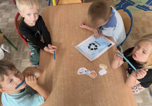 Viktor, Zosia, Adaś i Szymon kończą swoją pracę