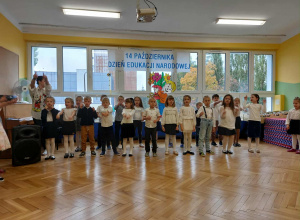 Grupa IV śpiewa dla wszystkich pracowników