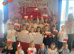 Zdjęcie przedstawia grupę Misie