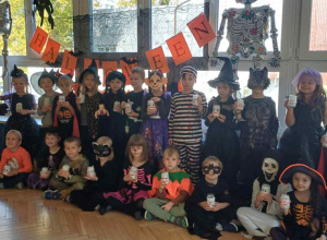 zabki pozuja do zdjecia