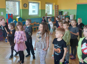 żabki podczas tańcy