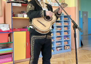 Zdjęcie przedstawia pana Pedro