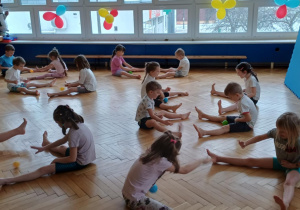 ćwiczenia w sali gimnastycznej