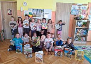 Zdjęcie przedstawia Dinusie